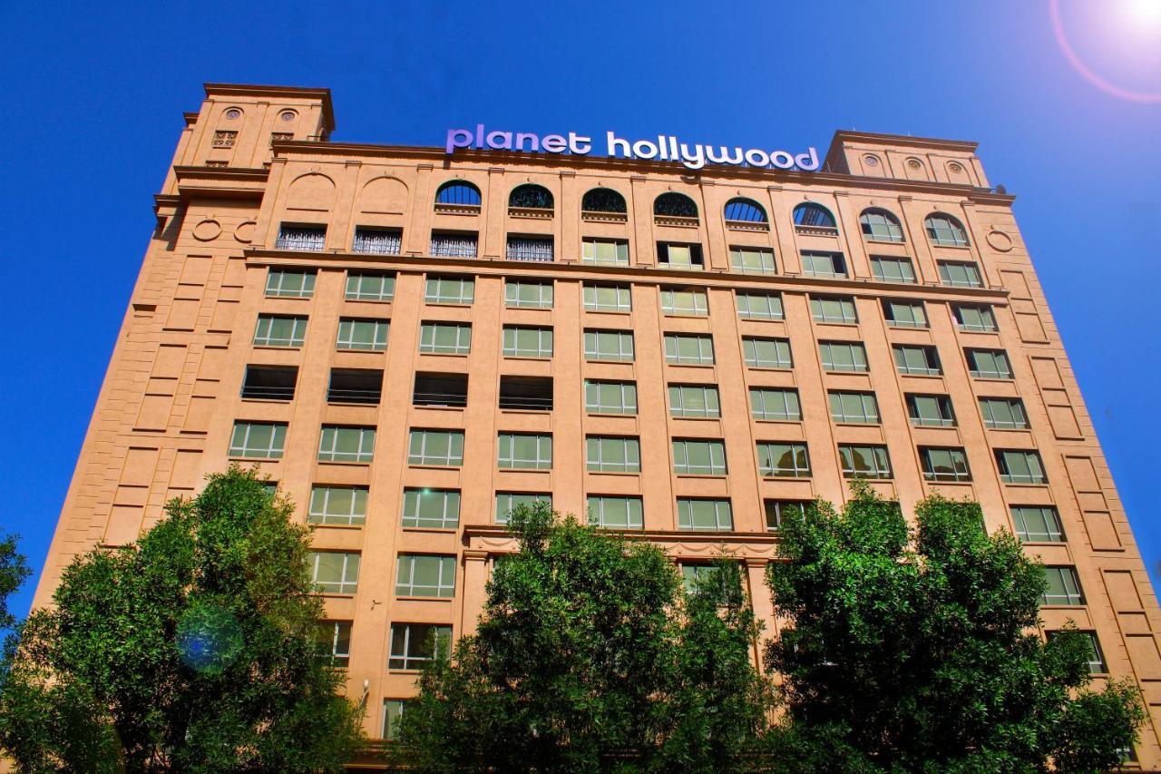 Planet Hollywood Thána Kültér fotó